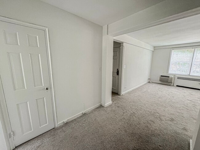 Photo - Charming 1 Bed 1 Bath Condo In Arlington Oaks