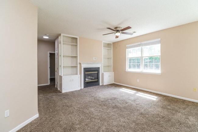 8707 Meadowmont View Dr