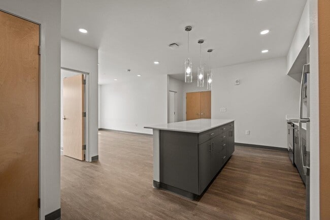 Ironside Apartments