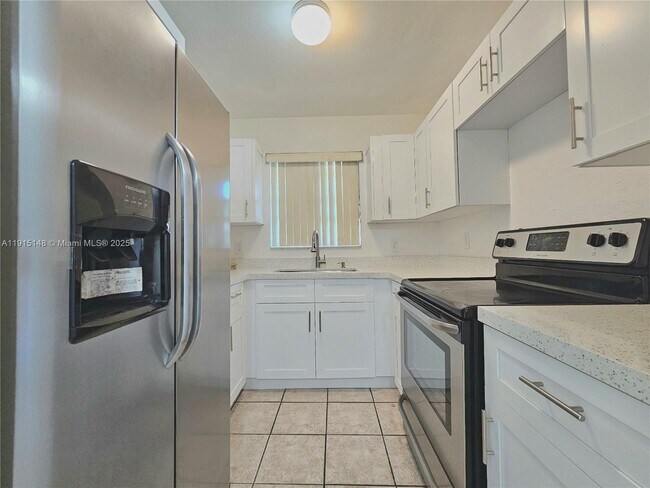 Photo - 5820 SW 27th St Unidad A