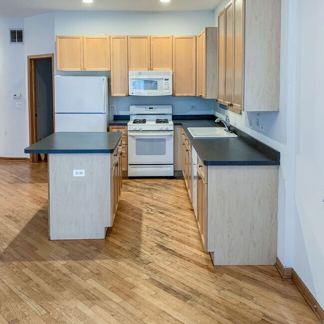 Photo - 2733 N Wayne Ave Unit 1S