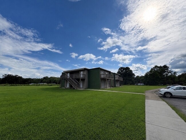 Building Photo - 614 Hardison St Unit C3