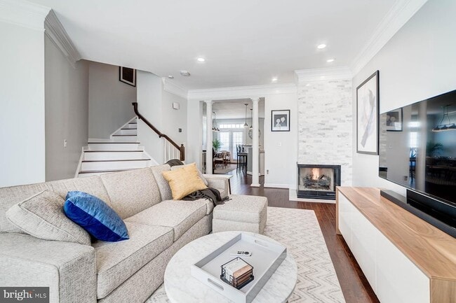 Photo - 947 Harrison Cir