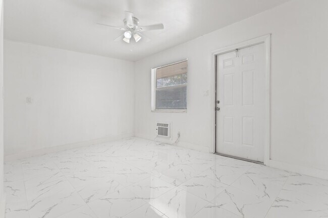 Photo - 804 NW 2nd Ave Unit D