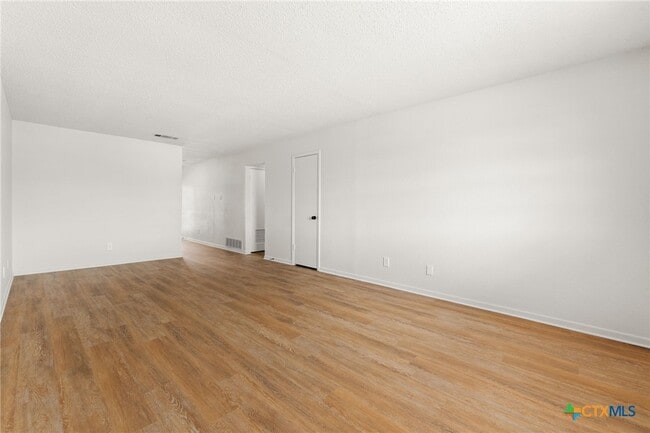 Photo - 1005 Eastside Dr Unidad D