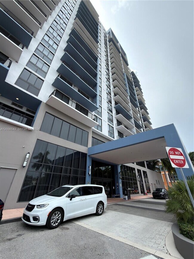 Building Photo - 5350 NW 84th Ave Unit 606