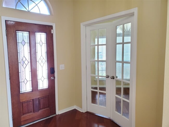 Photo - 2502 Suncreek Ln