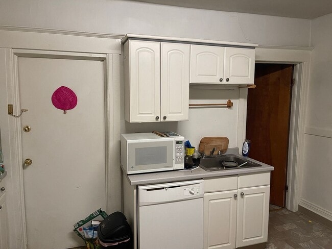 Photo - 231 Ashworth Pl