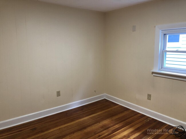 Building Photo - 215 Cedar St Rental