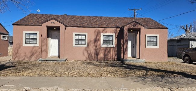Building Photo - 807 W 4th St Rental