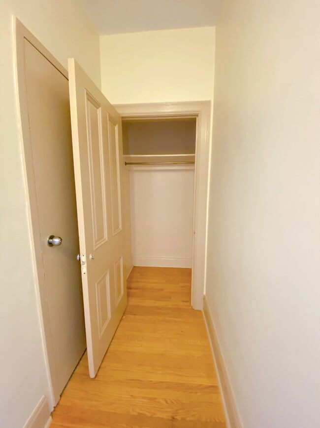 Photo - 118 N George St Unit 3