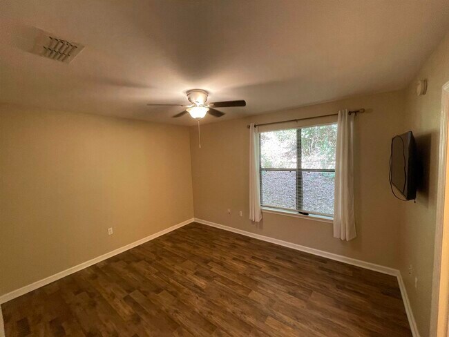 Photo - 2310 Timber Oak Ln