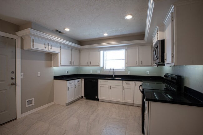 Photo - 16042 Bear Hill Dr