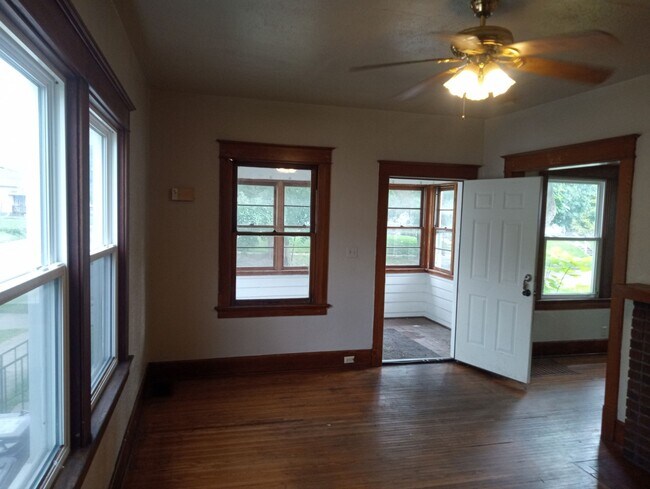 Photo - 1525 Kelsey Ave