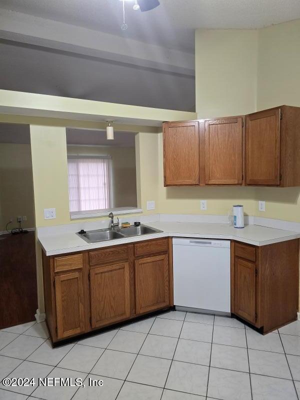 Photo - 8040 Macinnes Dr E