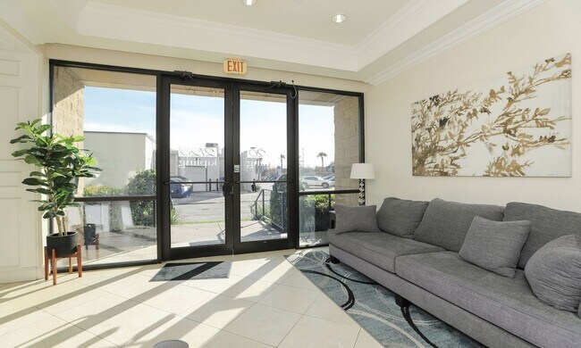 Photo - Top-Floor 1-Bedroom Condo in the Heart of Upper Kirby!