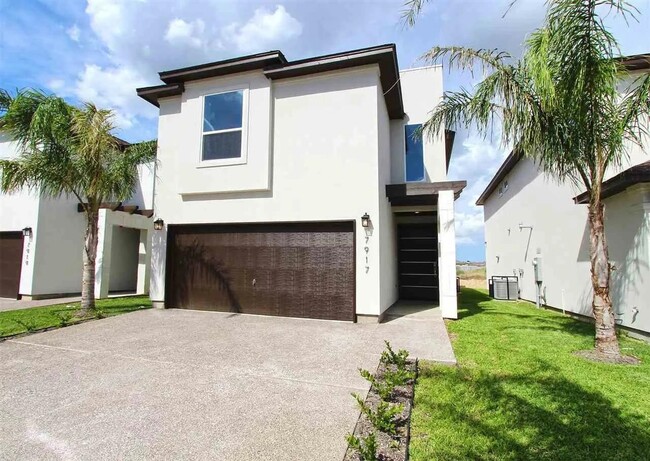 Photo - 7917 Elka Lp House