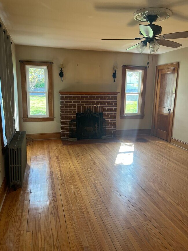 Photo - 3BR Home with Large Yard & Extra Storage