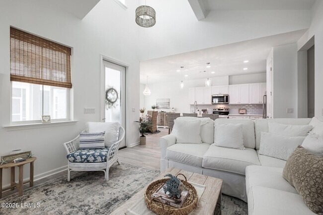 Photo - 171 Tropics Ave