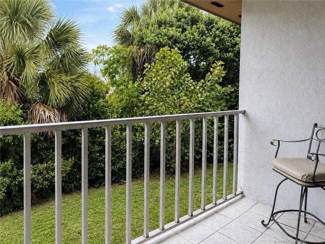 Photo - 615 NW Oleander St Unit 202