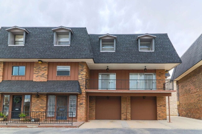 Building Photo - 4800 N Stanton St Unit 183