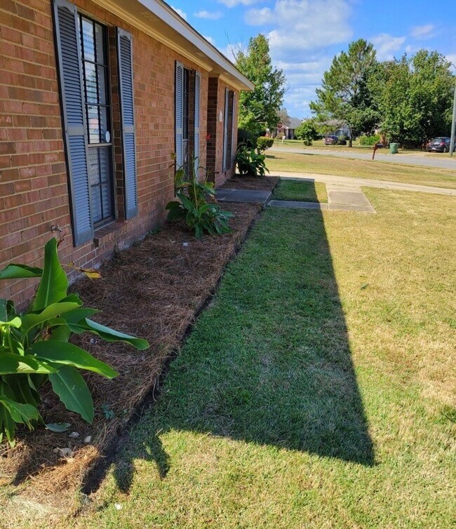 Photo - AVAILABLE NOW! Lawn Service is INCLUDED in...