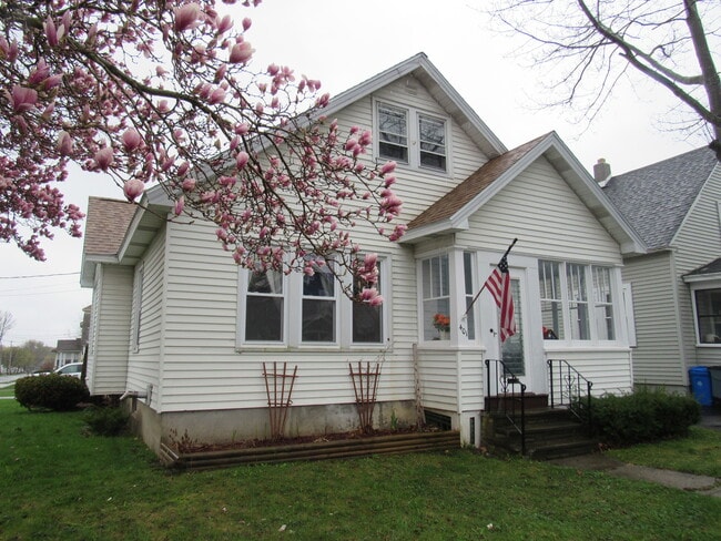 Photo - 401 Parkwood Ave House