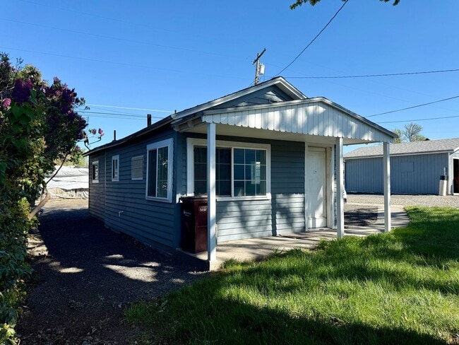 Photo - 1BR/1BA Studio in Downtown Clarkston!