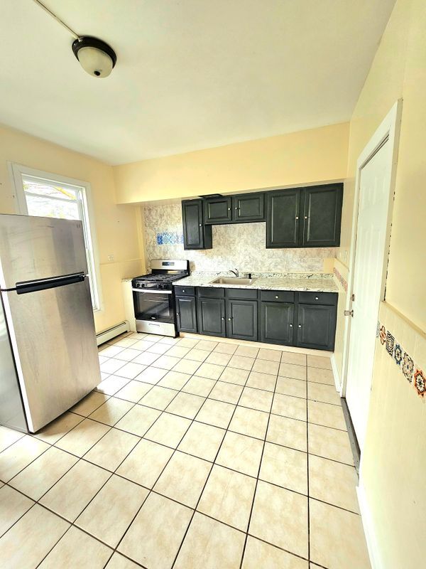 Photo - 141 Crown St Unit #2