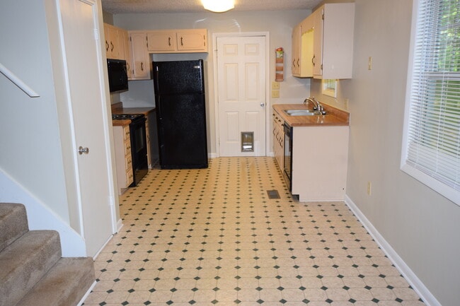 Photo - 16605 Janet Dr