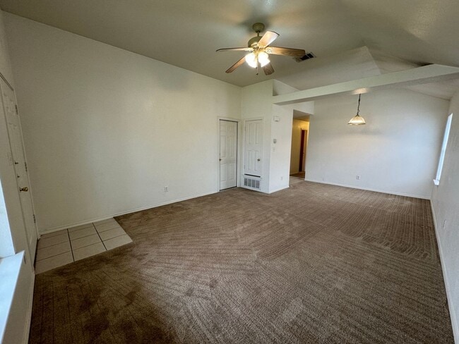 Photo - 5005 John David Dr Unidad # B