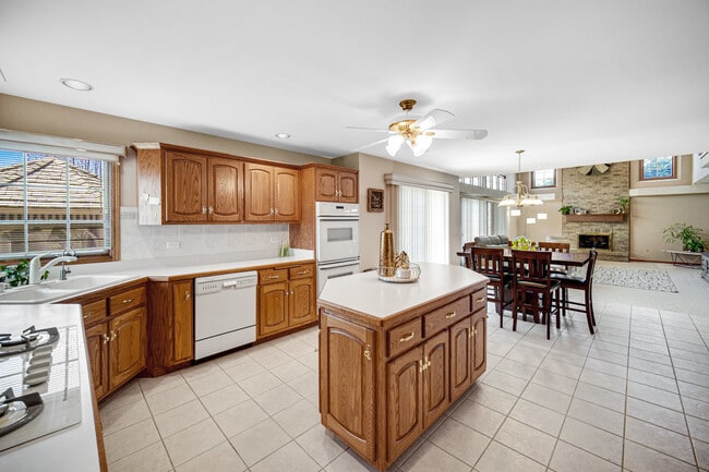 Photo - 15538 Royal Glen Ct