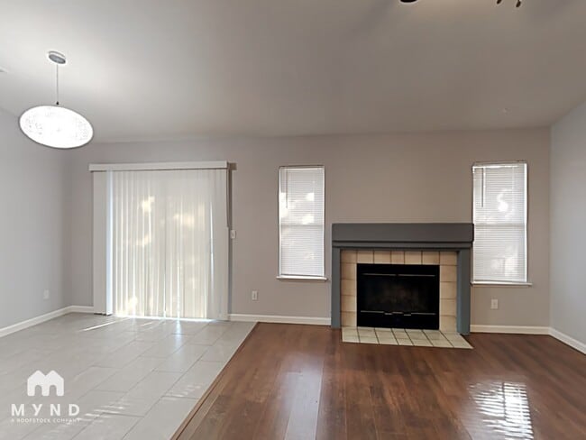 Photo - 1286 Bell Ave