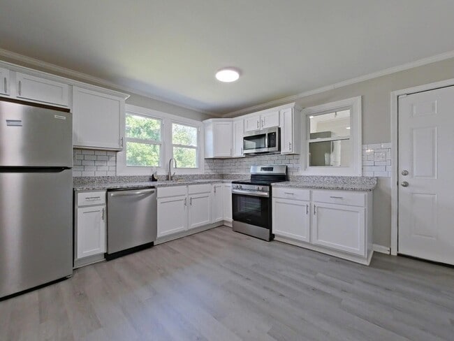 Photo - 215 Fairview St
