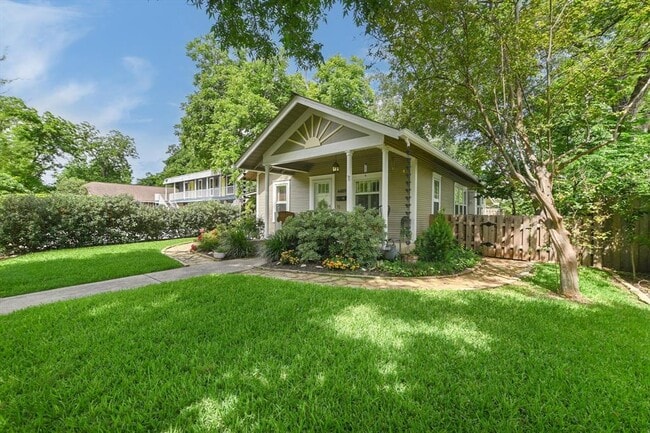 Photo - 4408 Avenue C