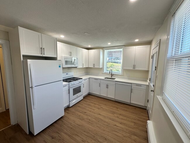 Building Photo - 176 Summit Ave Unit 5 Rental