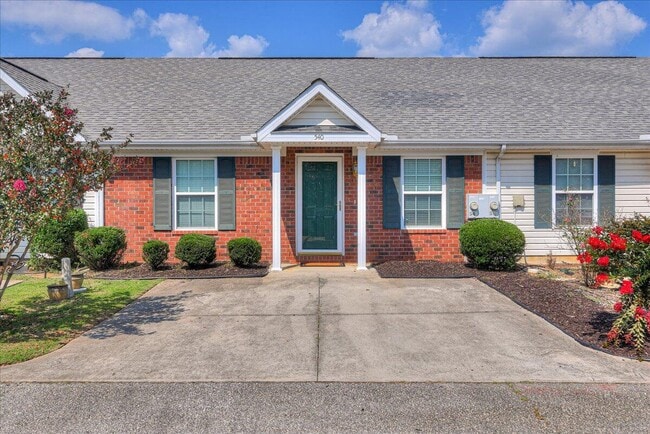 Photo - 540 Edgecliff Ln