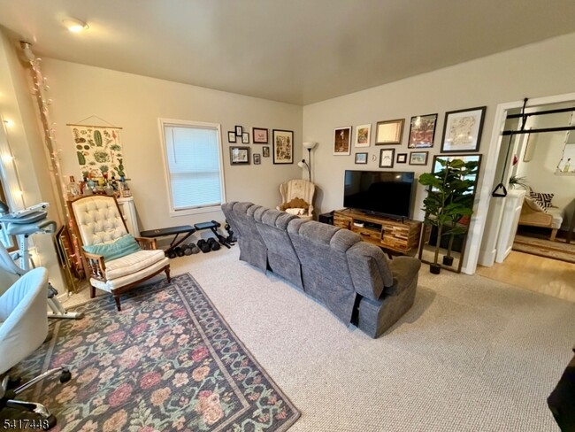 Photo - 33 Claremont Ave