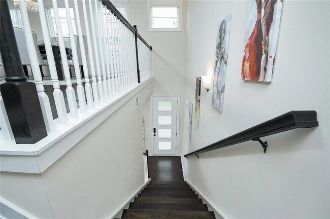 Photo - 2048 Holtz Ln