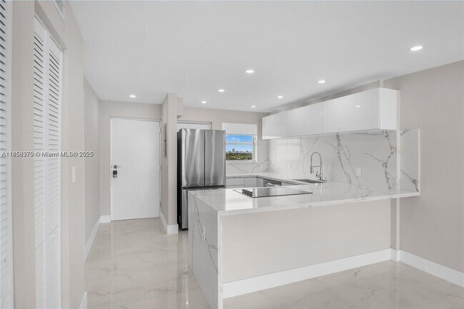 Photo - 1331 Lincoln Rd Unit 1302