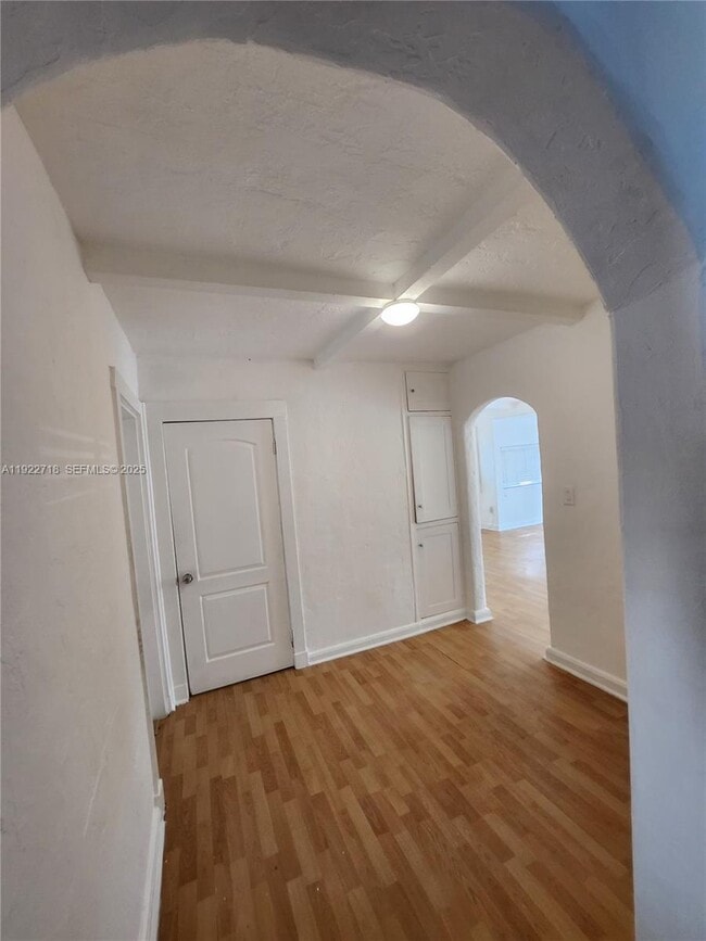 Photo - 2129 Taylor St