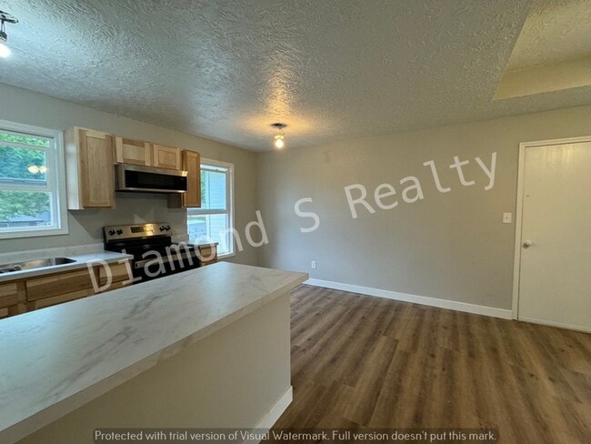 Photo - Charming 3 Bedroom Home - Wanda Gray/Cherokee/Kickapoo Schools!