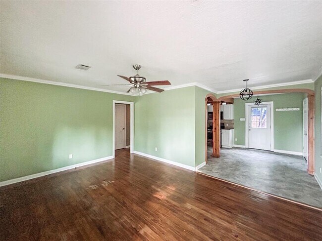 Photo - 805 Herndon Ln