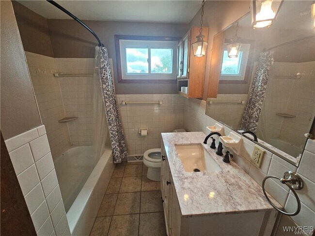 Photo - 70 Theresa Dr