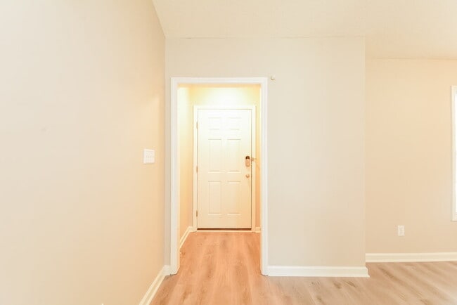 Photo - 1256 Grovewood Dr