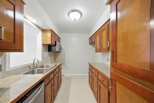 Photo - 10666 Hazelhurst Dr Unidad True