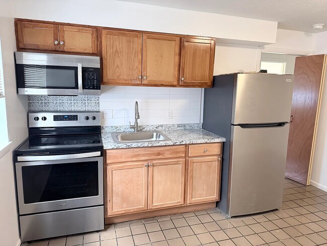 Building Photo - 31 E Market St Unit G