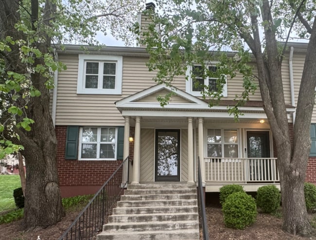 Photo - 1469 Bobolink Pl