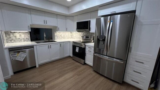 Photo - 16091 Blatt Blvd Unit 305