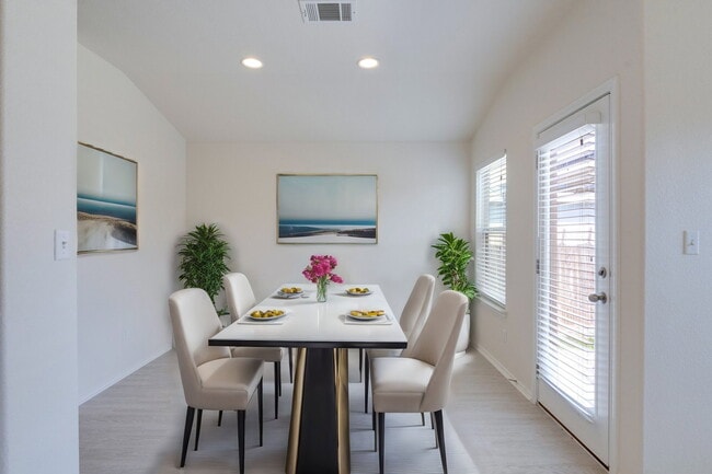 Photo - 12904 Pealing Wy